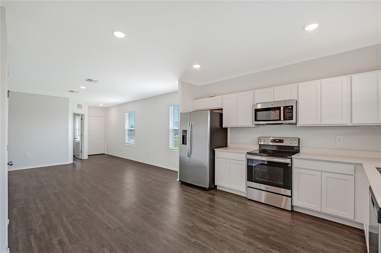 4413 BOXELDER AVE — photo 3