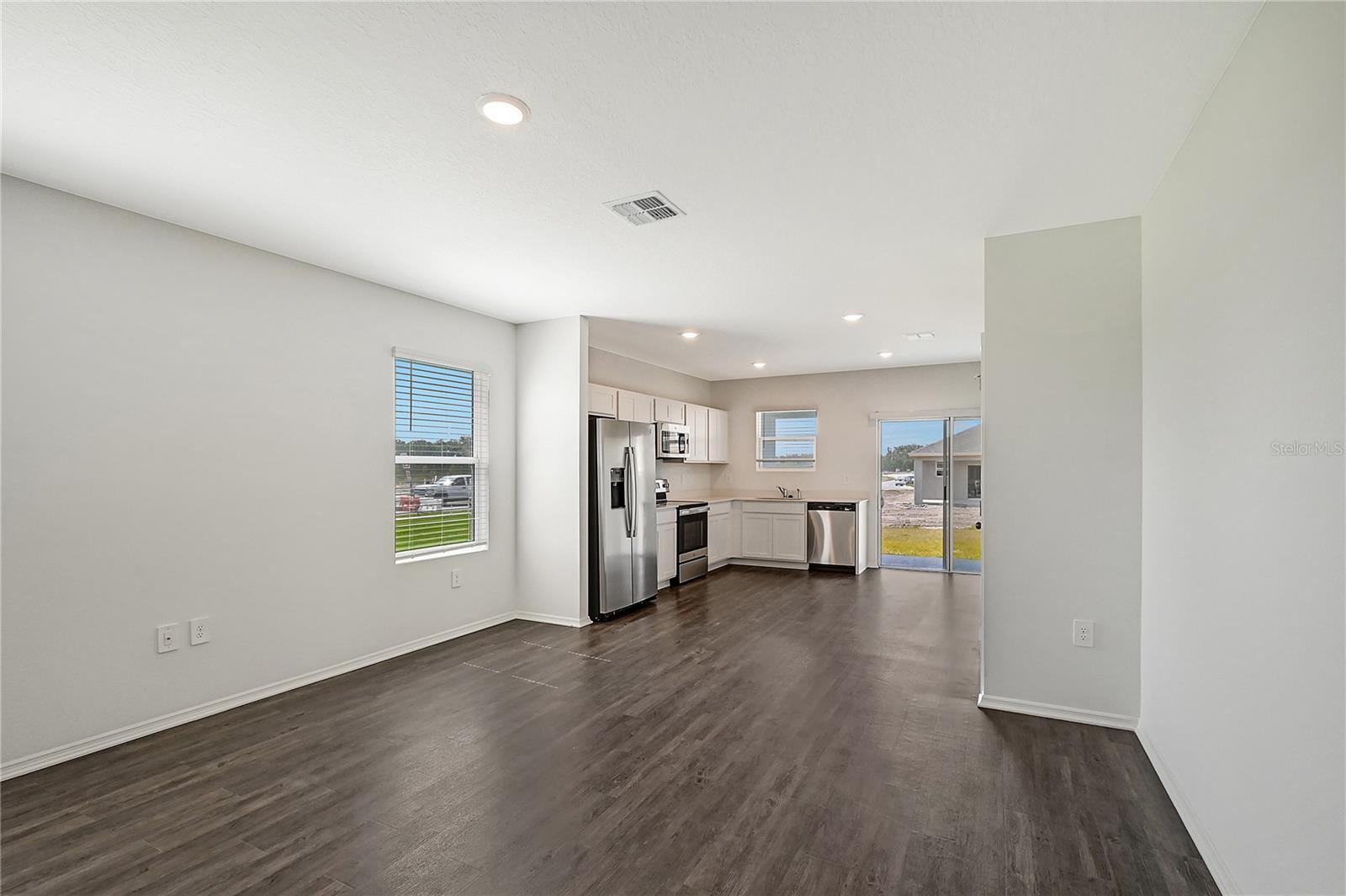 4413 BOXELDER AVE — photo 4