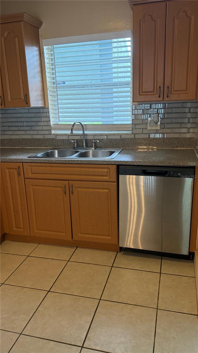 2830 SOMERSET PARK DR #202 — photo 6