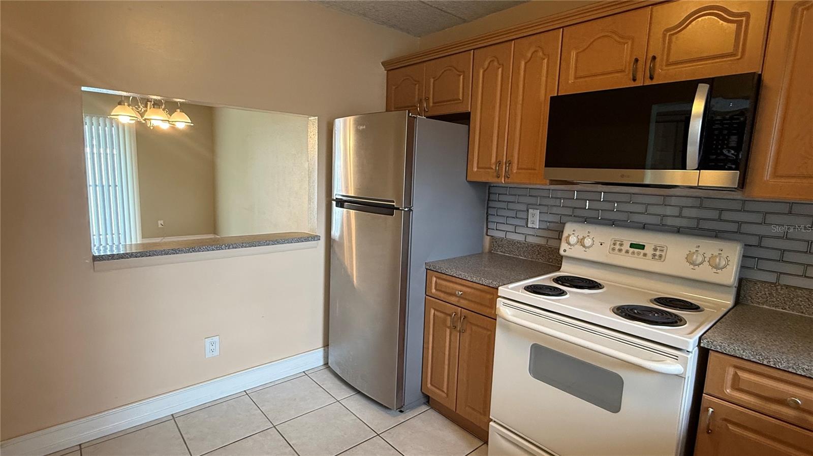 2830 SOMERSET PARK DR #202 — photo 4