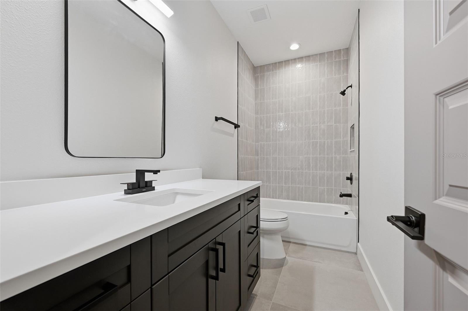 3205 W WYOMING AVE — photo 52