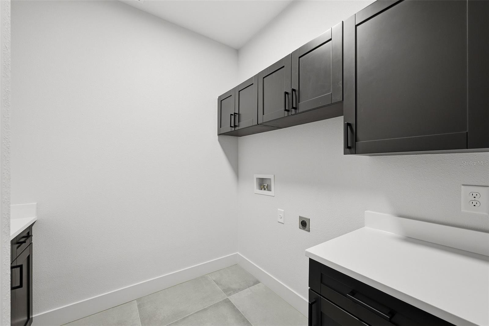 3205 W WYOMING AVE — photo 46