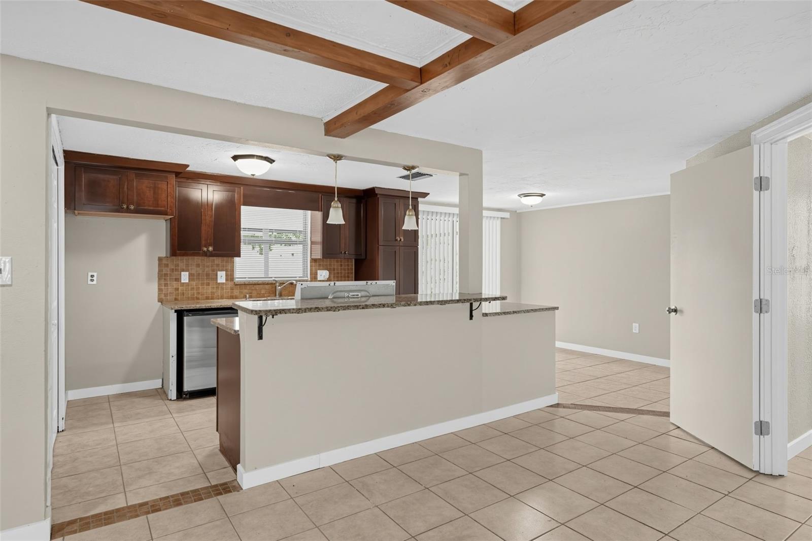 1512 RUSSELL AVE — photo 8