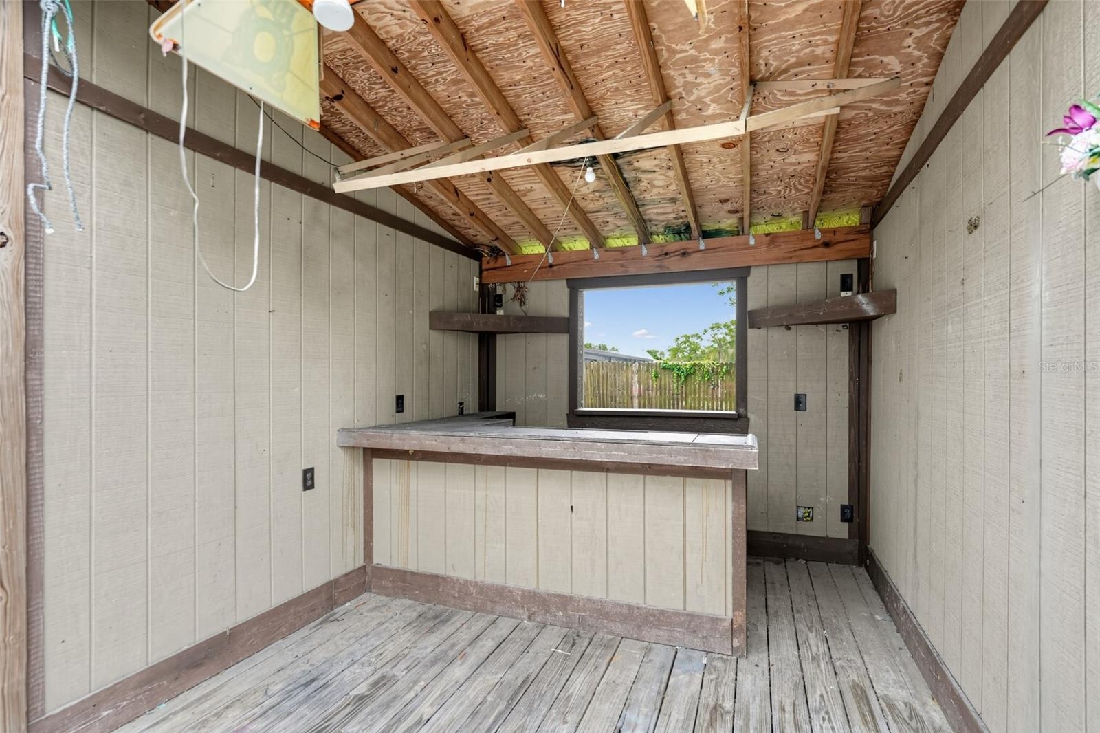1512 RUSSELL AVE — photo 26