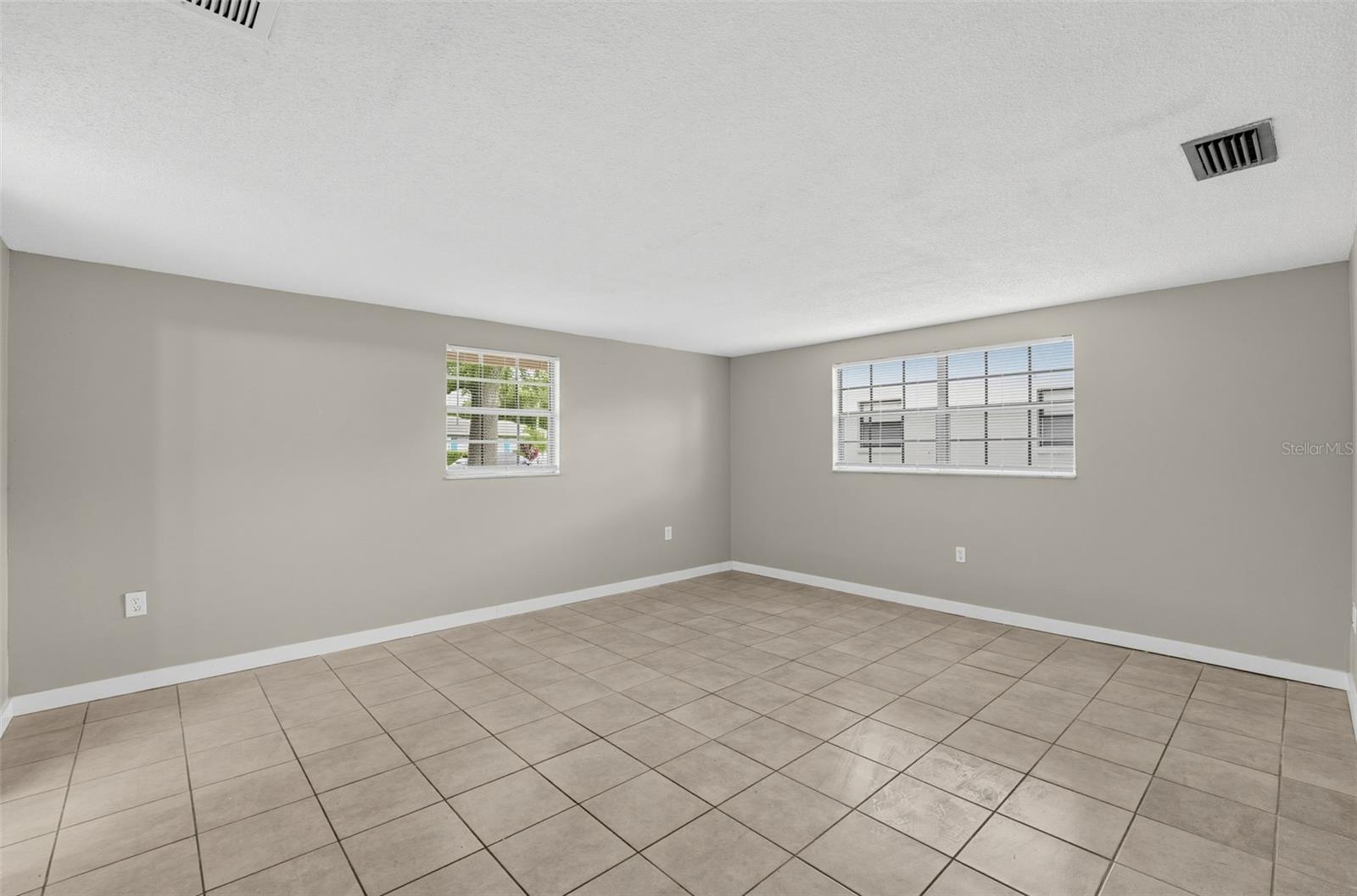 1512 RUSSELL AVE — photo 15