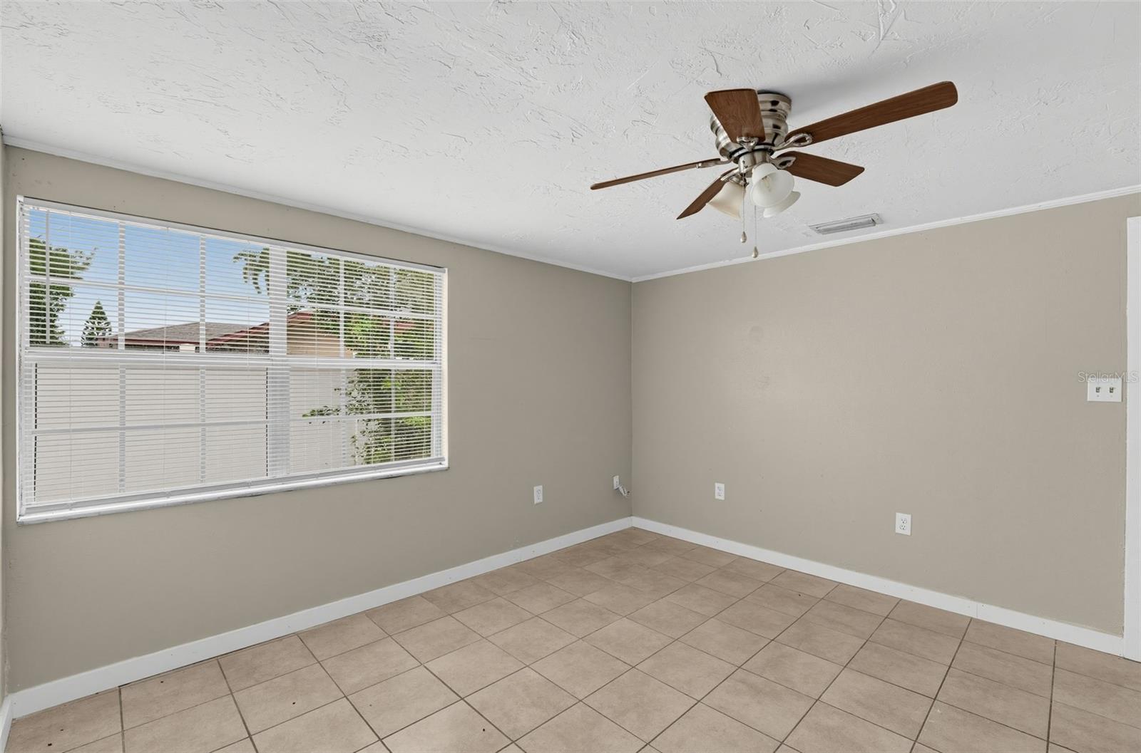1512 RUSSELL AVE — photo 17