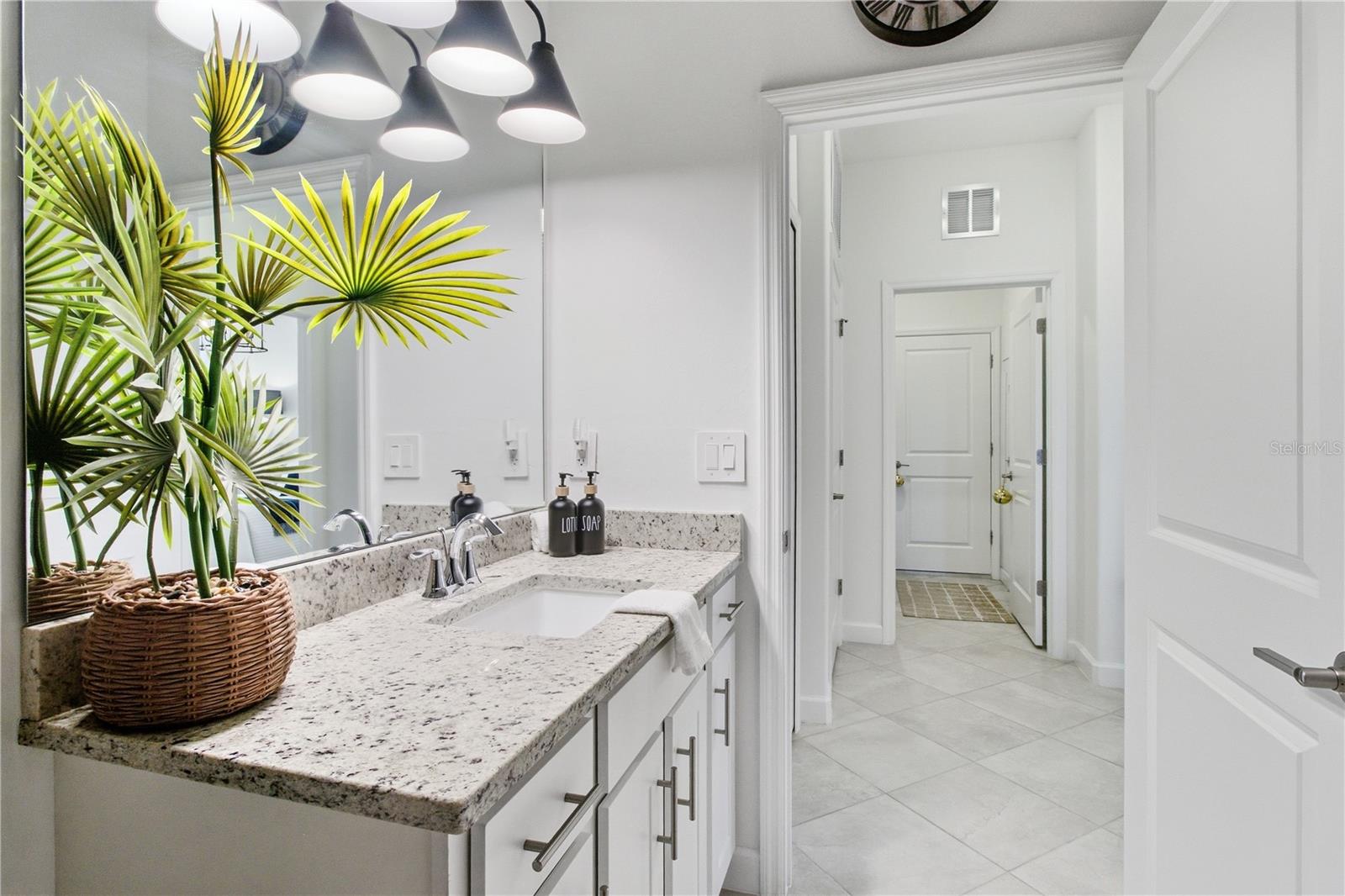 15606 SUNNY DAY DR — photo 17