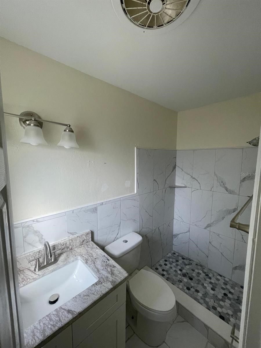 309 COUNTRY CLUB DR — photo 6