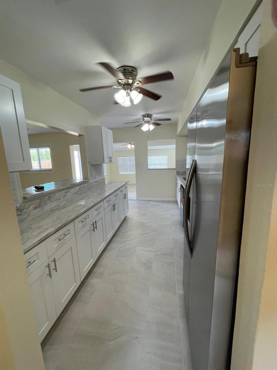 309 COUNTRY CLUB DR — photo 4