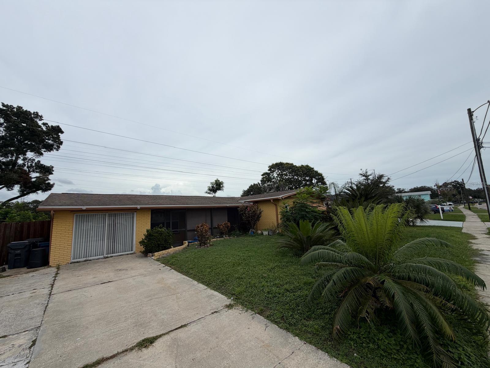 309 COUNTRY CLUB DR — photo 11