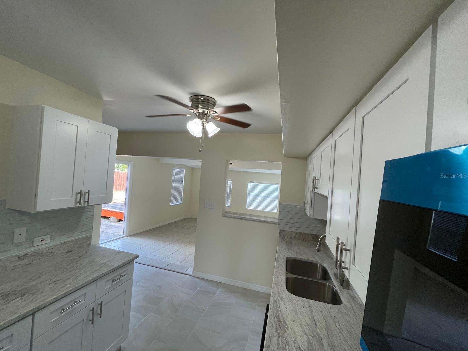 309 COUNTRY CLUB DR — photo 5