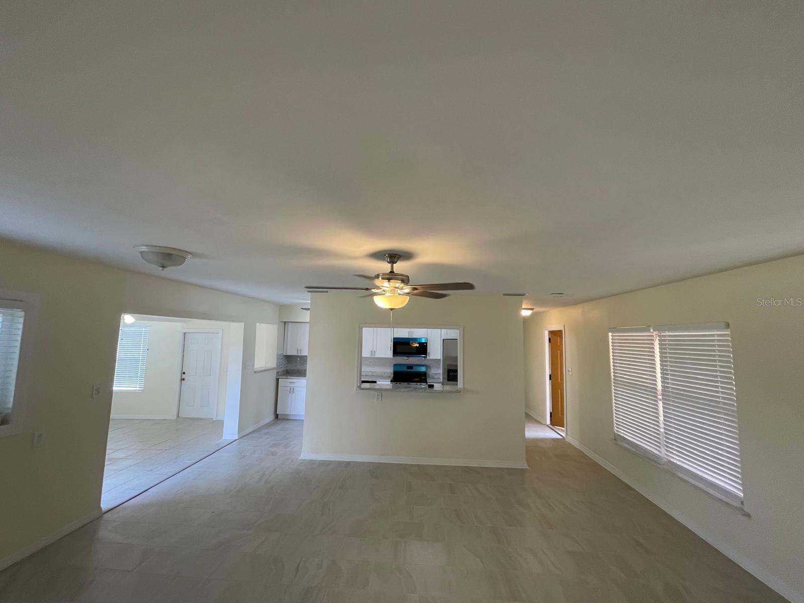 309 COUNTRY CLUB DR — photo 2