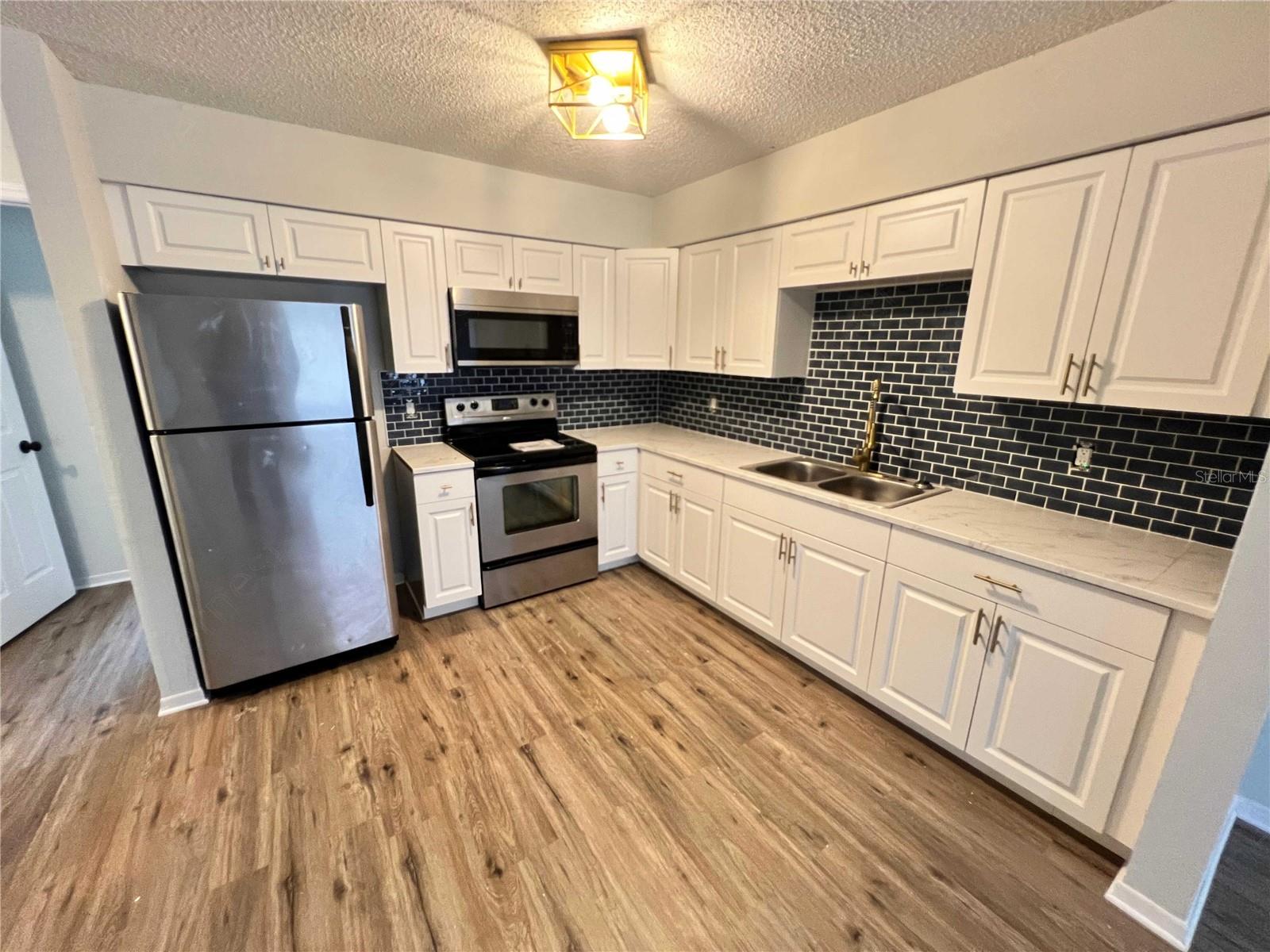 8108 N SEMMES ST — photo 8