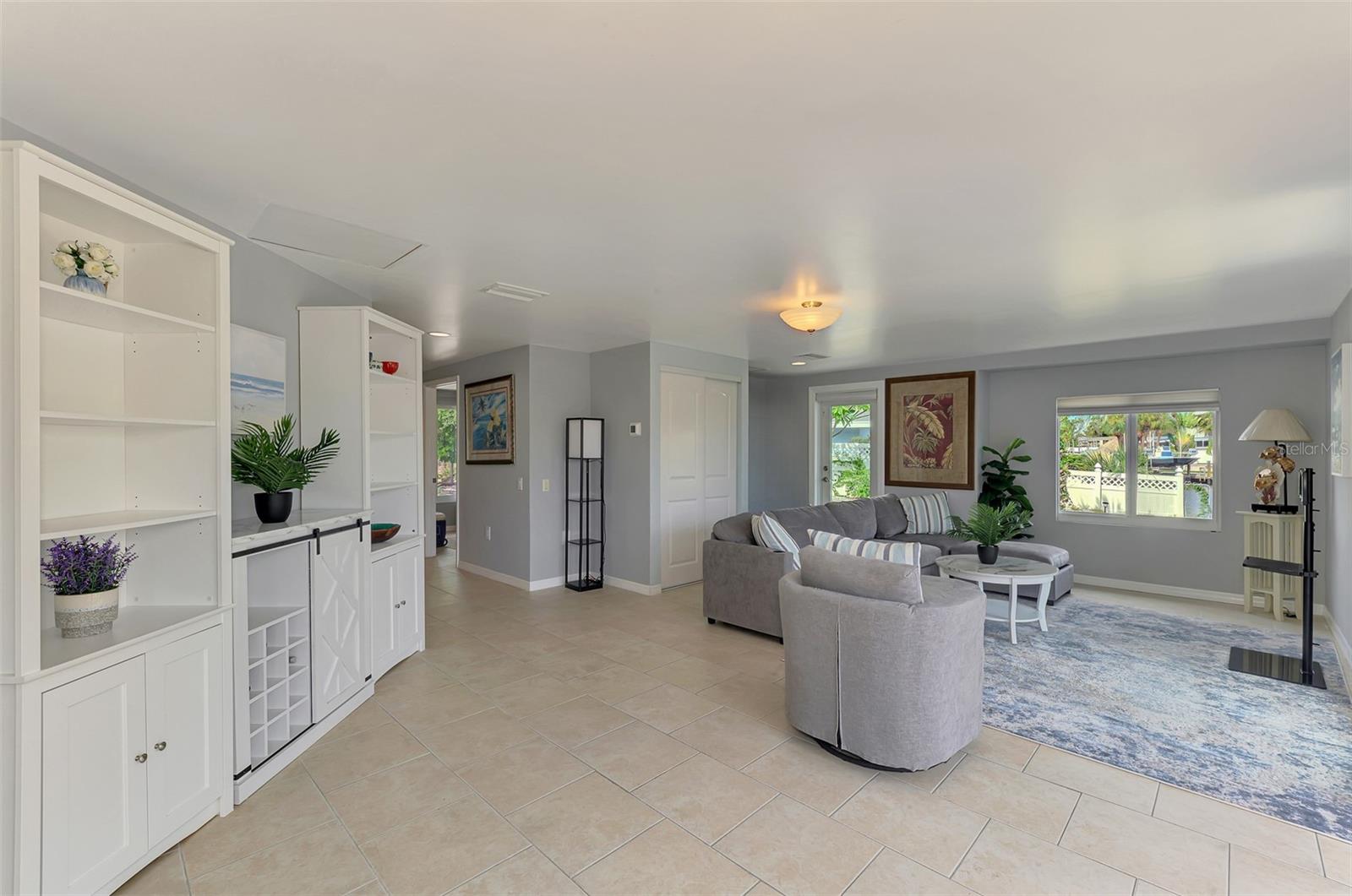 387 AVENIDA MILANO — photo 13