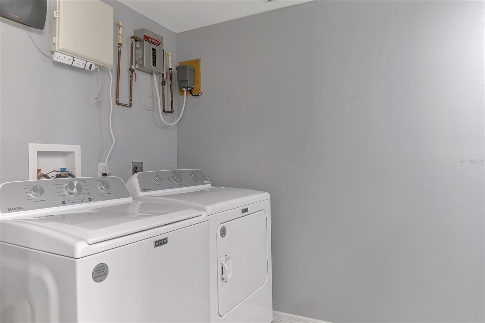 387 AVENIDA MILANO — photo 31