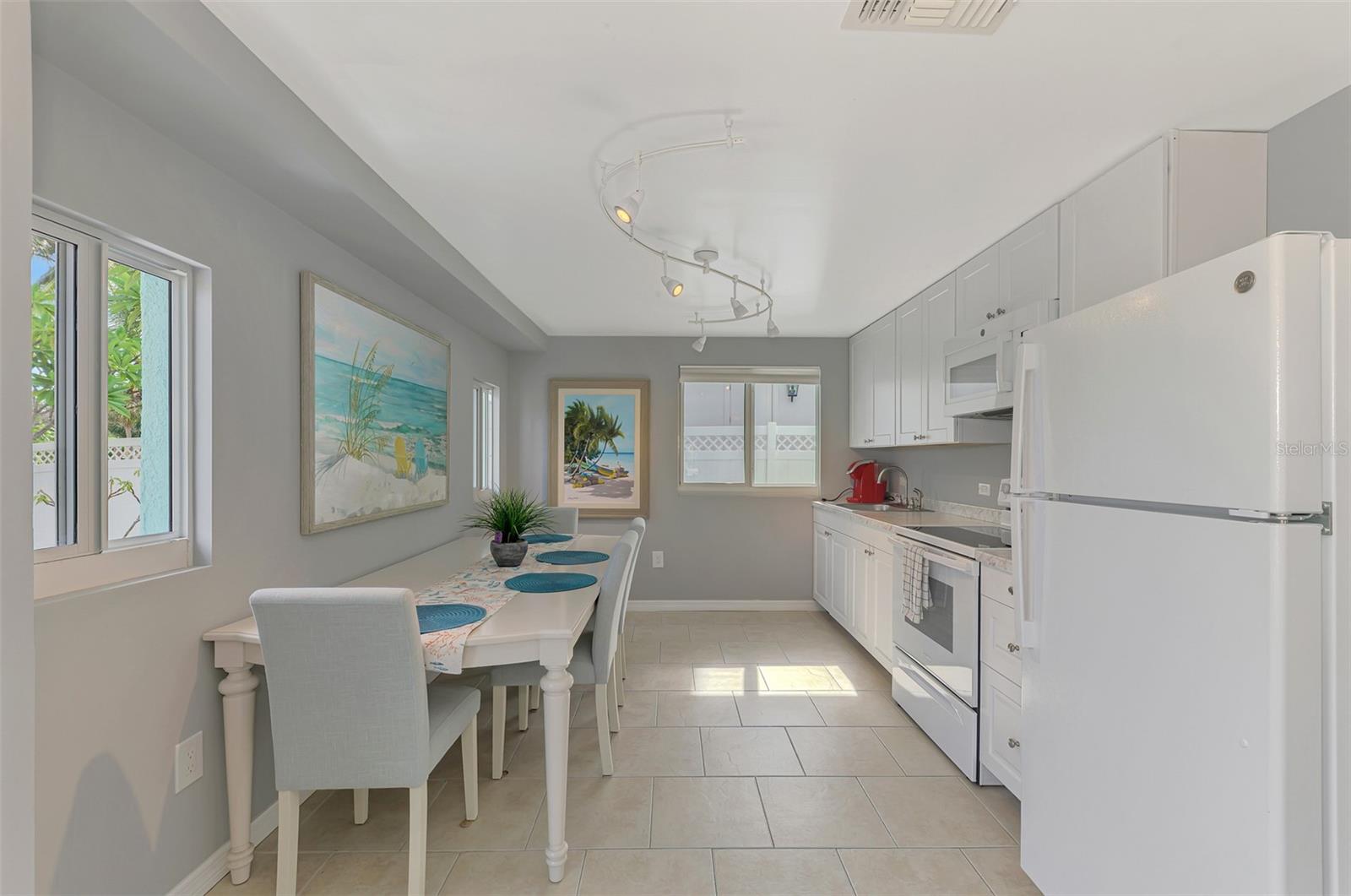 387 AVENIDA MILANO — photo 17