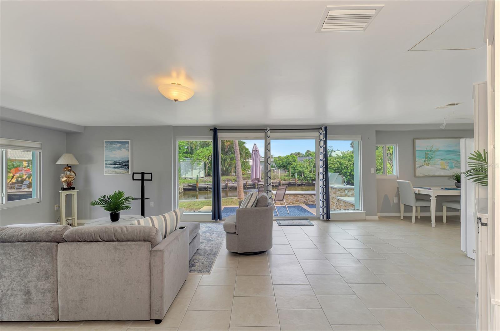 387 AVENIDA MILANO — photo 11