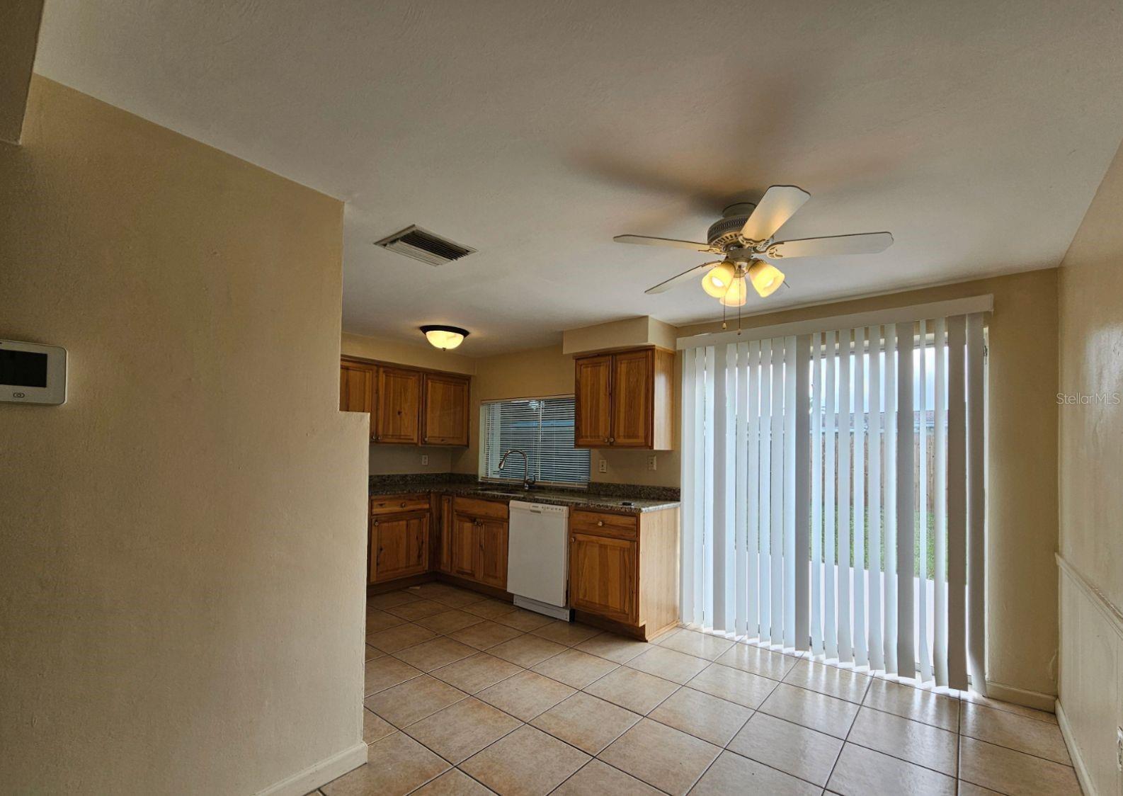 4332 NEWBURY DR — photo 6