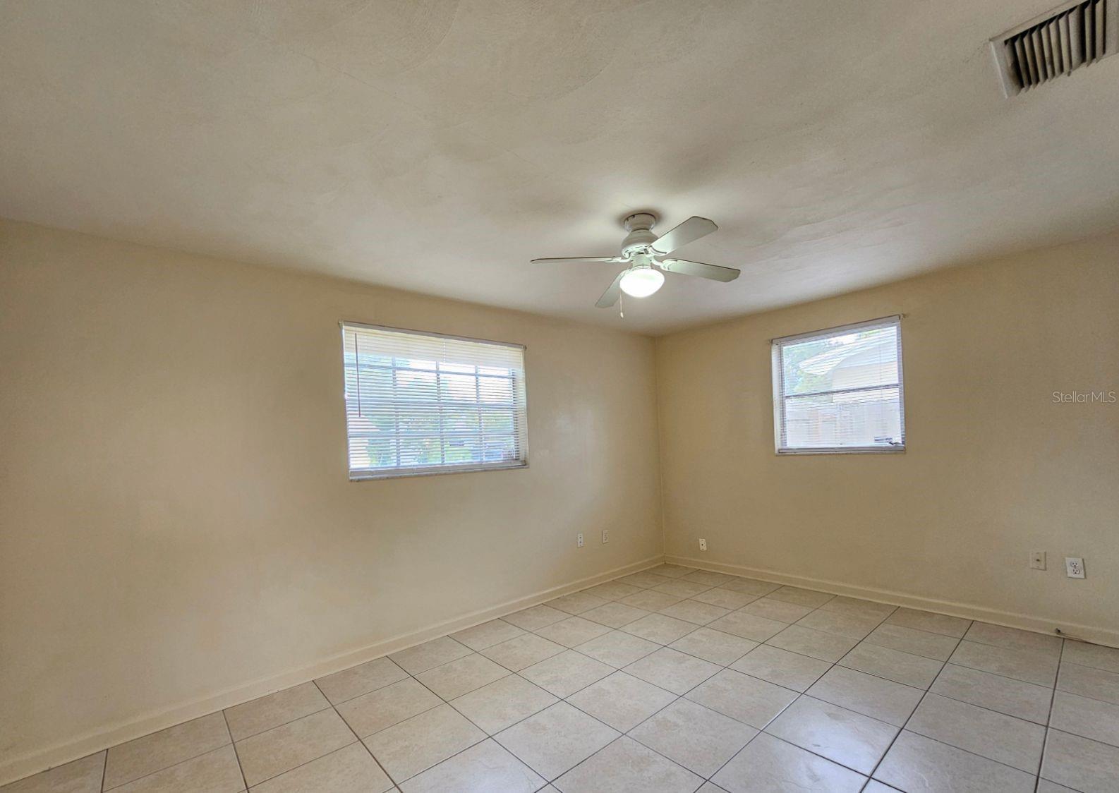 4332 NEWBURY DR — photo 11
