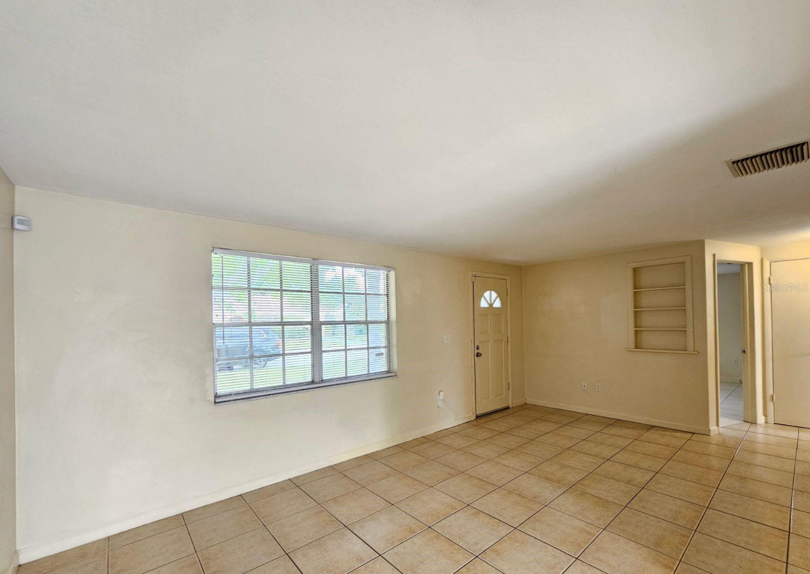 4332 NEWBURY DR — photo 3