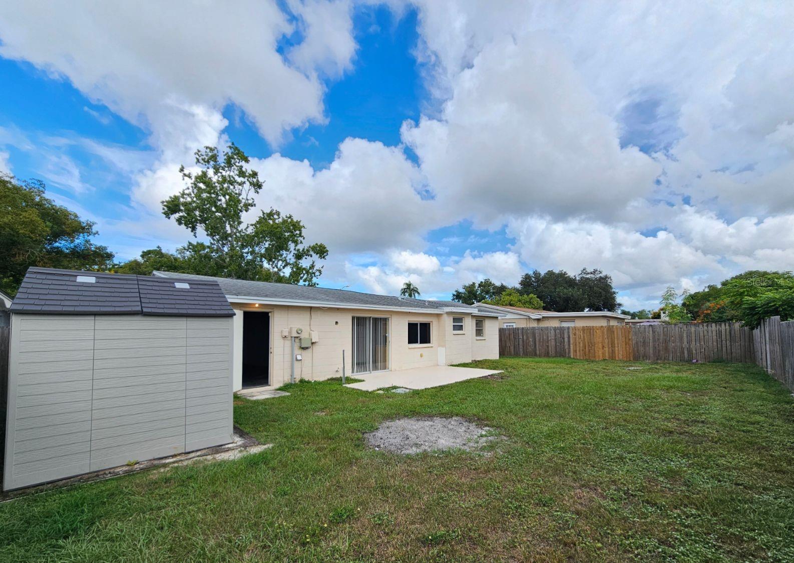 4332 NEWBURY DR — photo 16