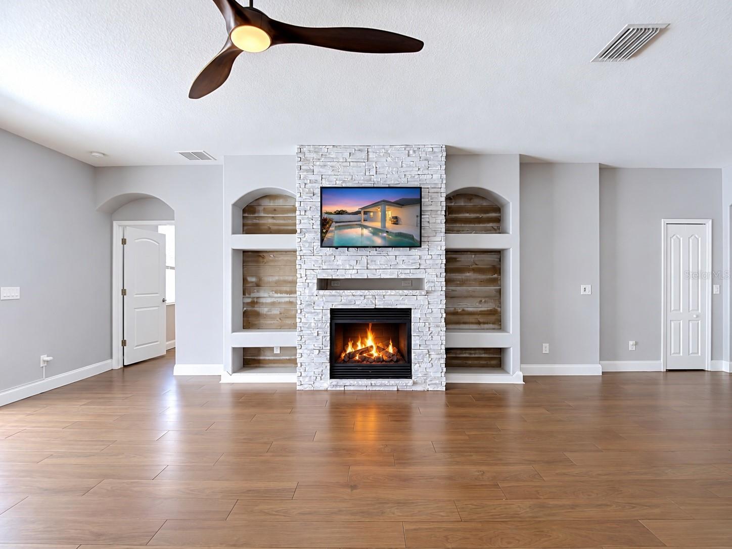 18316 CYPRESS HAVEN DR — photo 11