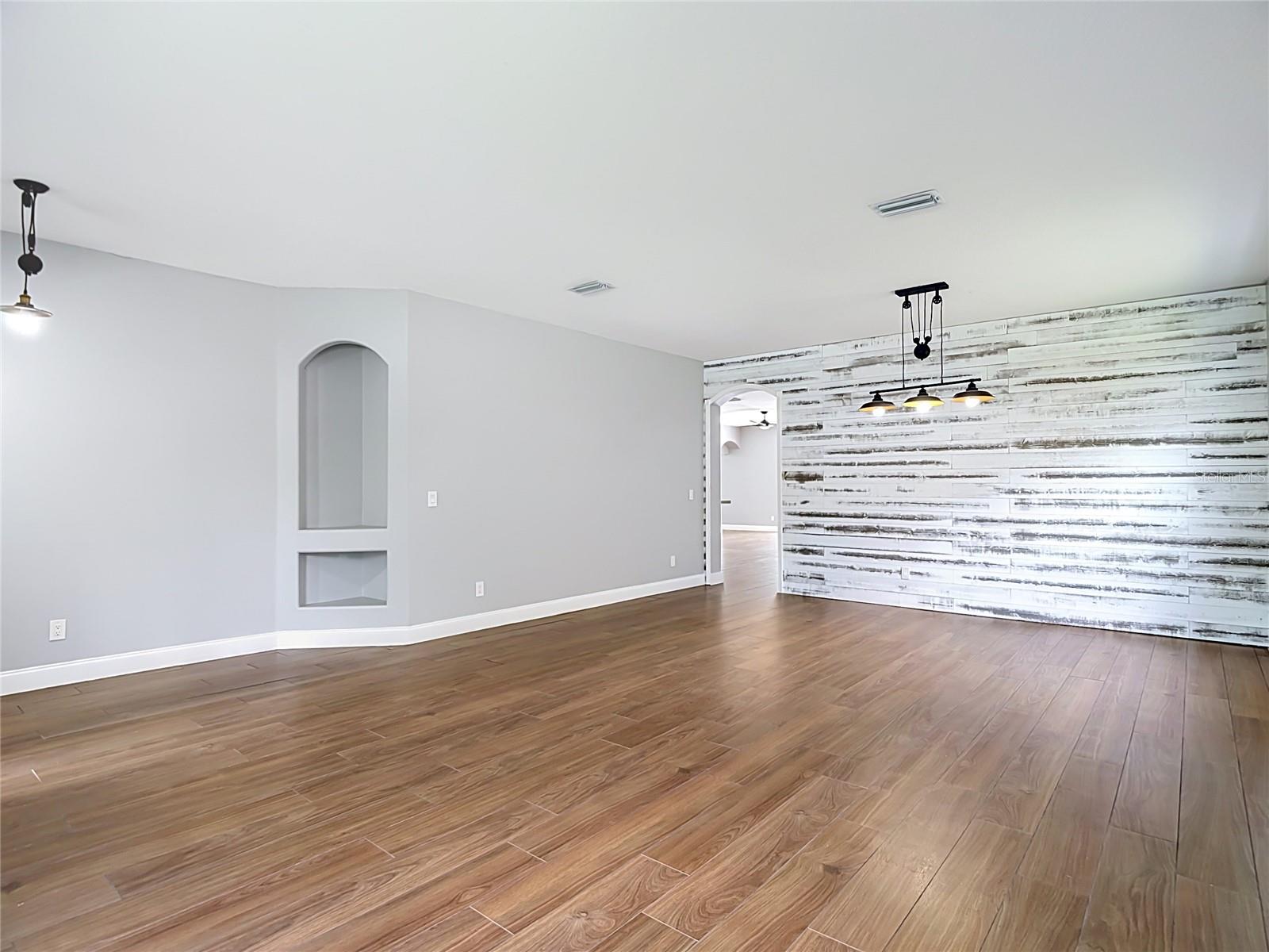 18316 CYPRESS HAVEN DR — photo 4