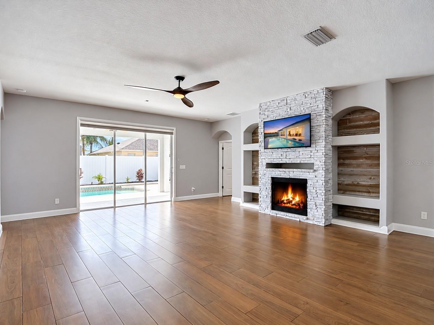 18316 CYPRESS HAVEN DR — photo 10