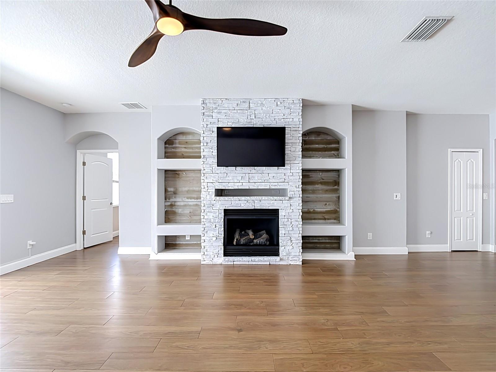 18316 CYPRESS HAVEN DR — photo 9