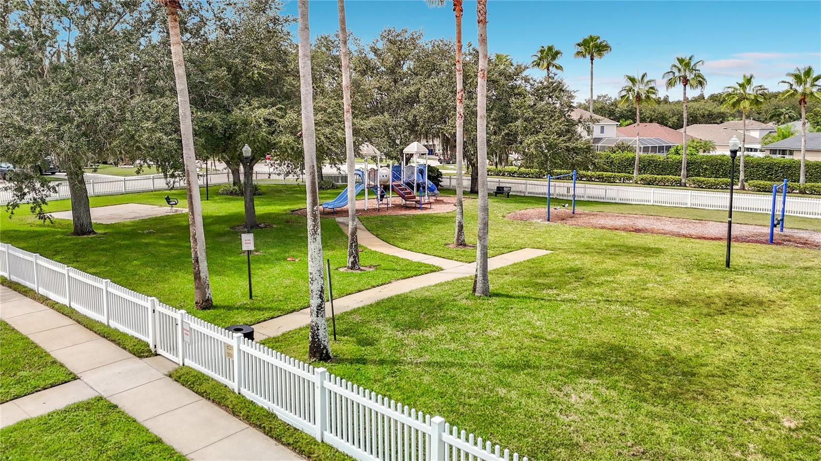 18316 CYPRESS HAVEN DR — photo 40