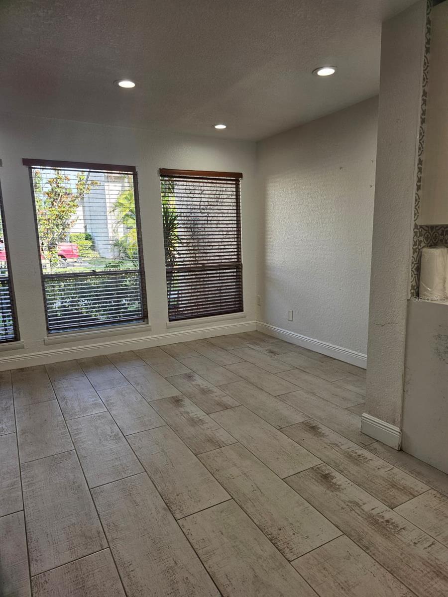 4453 RAYFIELD DR — photo 17