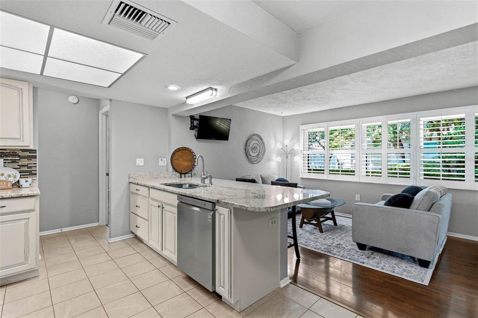 179 SUNSHINE DR — photo 13