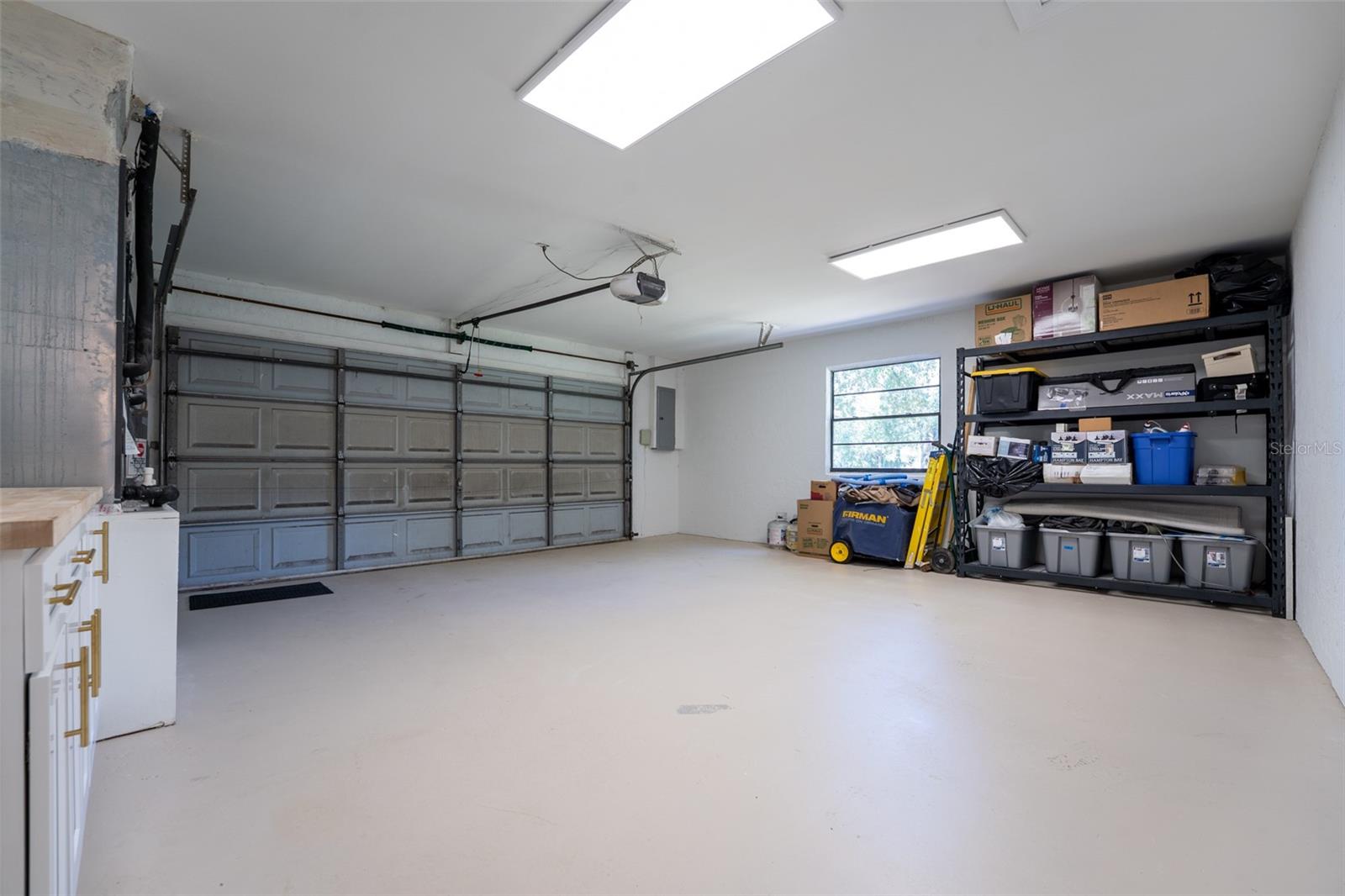 950 WAVERLY ST — photo 26