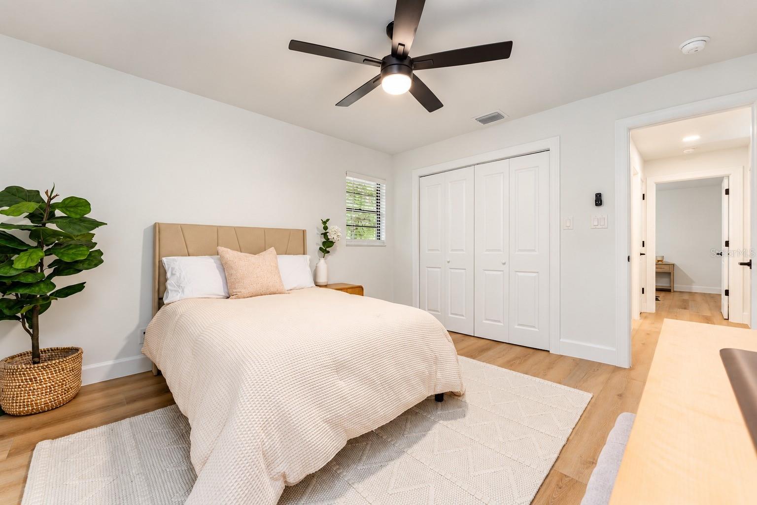 950 WAVERLY ST — photo 16