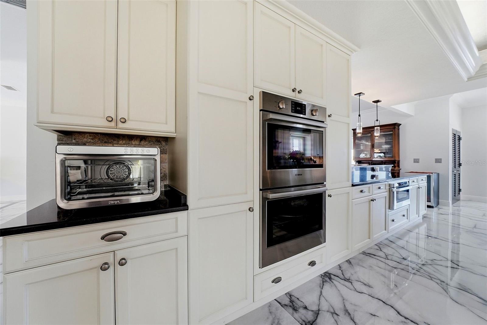 5207 BAY STATE RD — photo 11