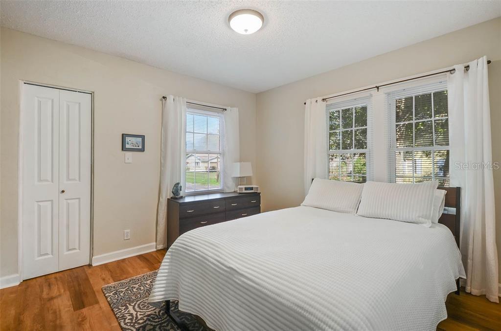 1002 W INDIANA AVE — photo 17