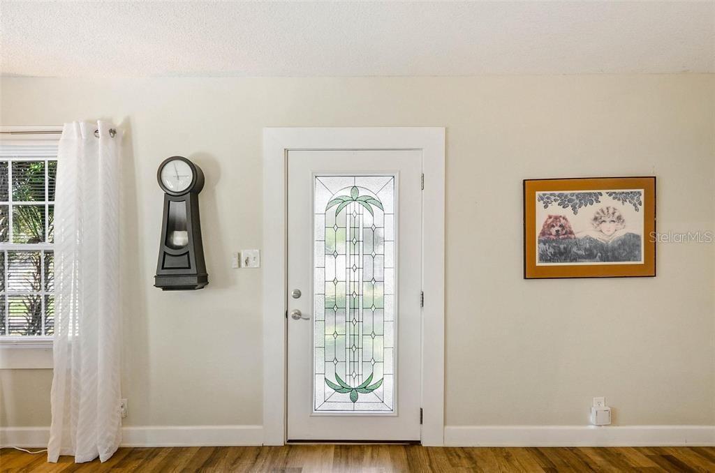1002 W INDIANA AVE — photo 3