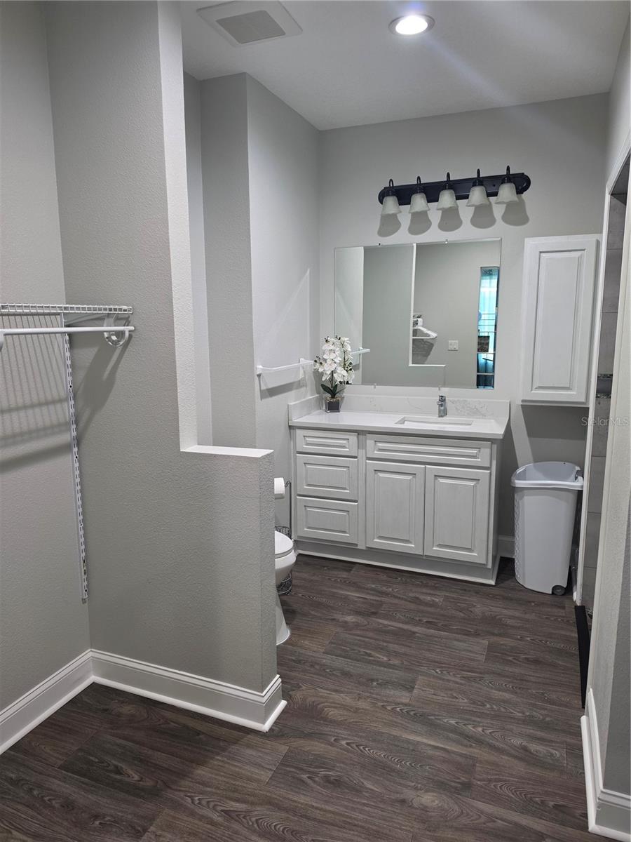 390 HENDERSON AVE — photo 41