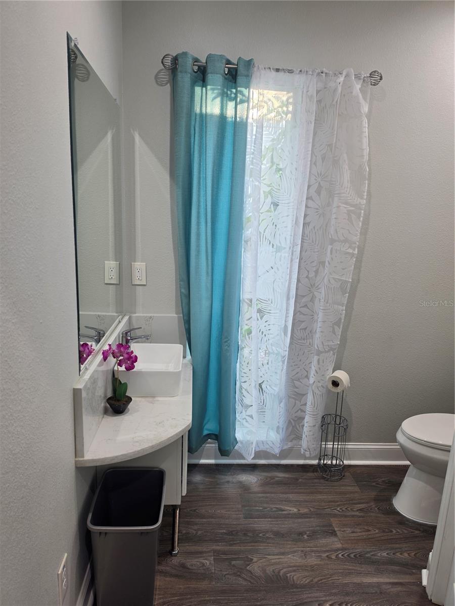 390 HENDERSON AVE — photo 40