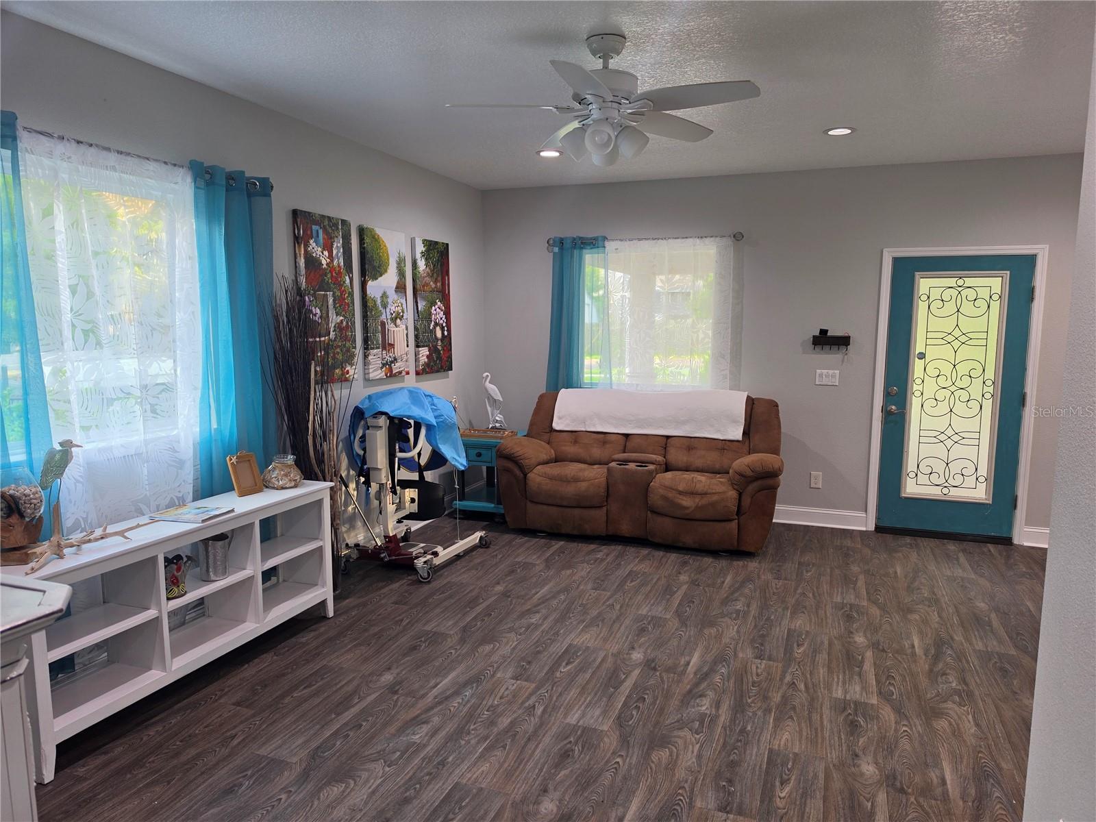 390 HENDERSON AVE — photo 39