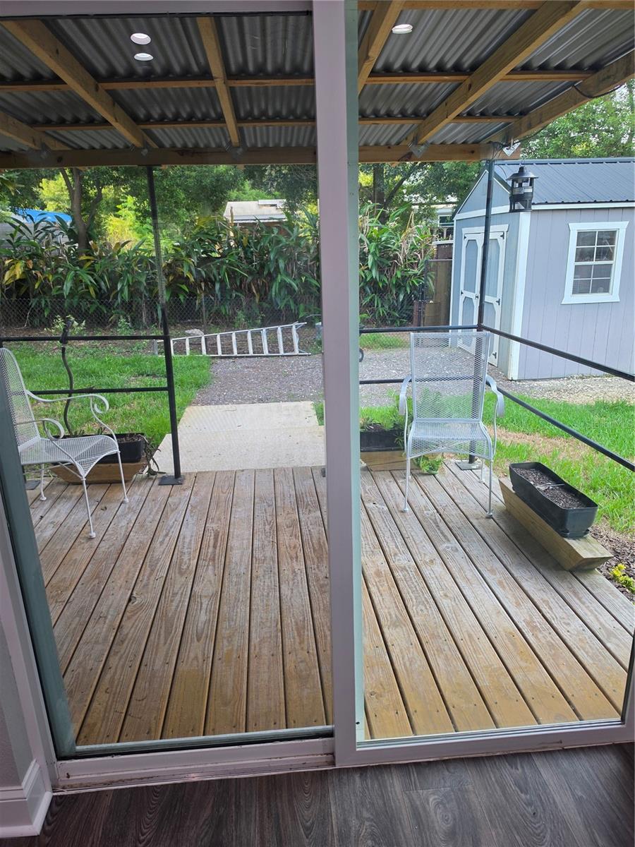 390 HENDERSON AVE — photo 44