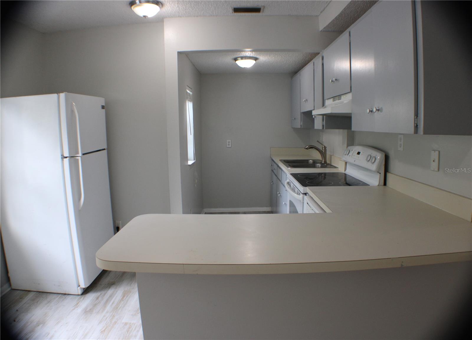 1405 W DE LEON ST ##B — photo 11
