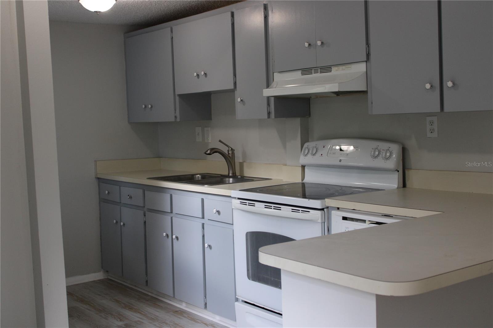 1405 W DE LEON ST ##B — photo 18