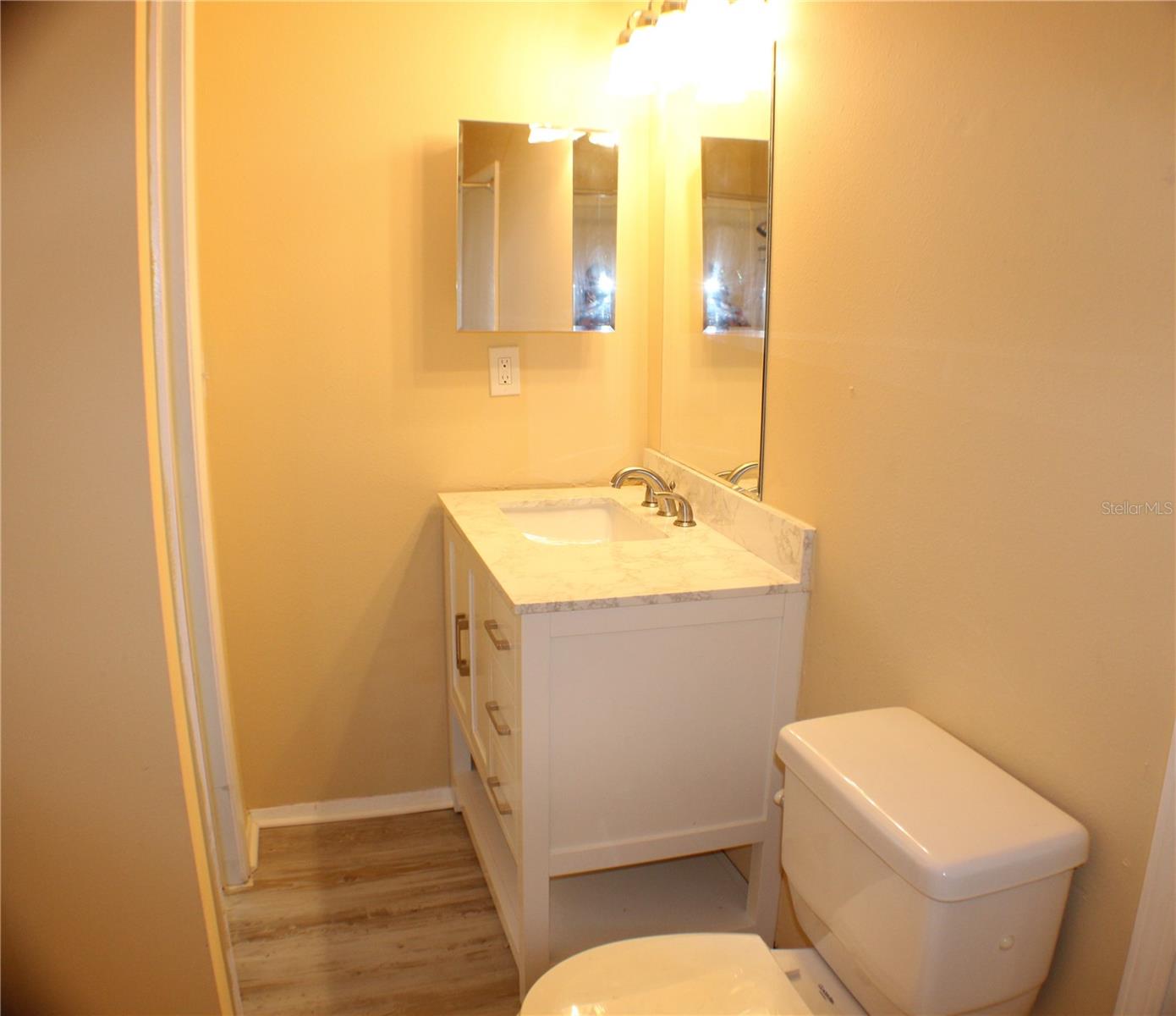 1405 W DE LEON ST ##B — photo 12