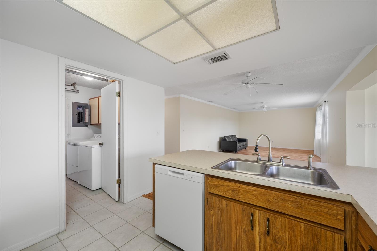 2020 HULLHOUSE DR — photo 11