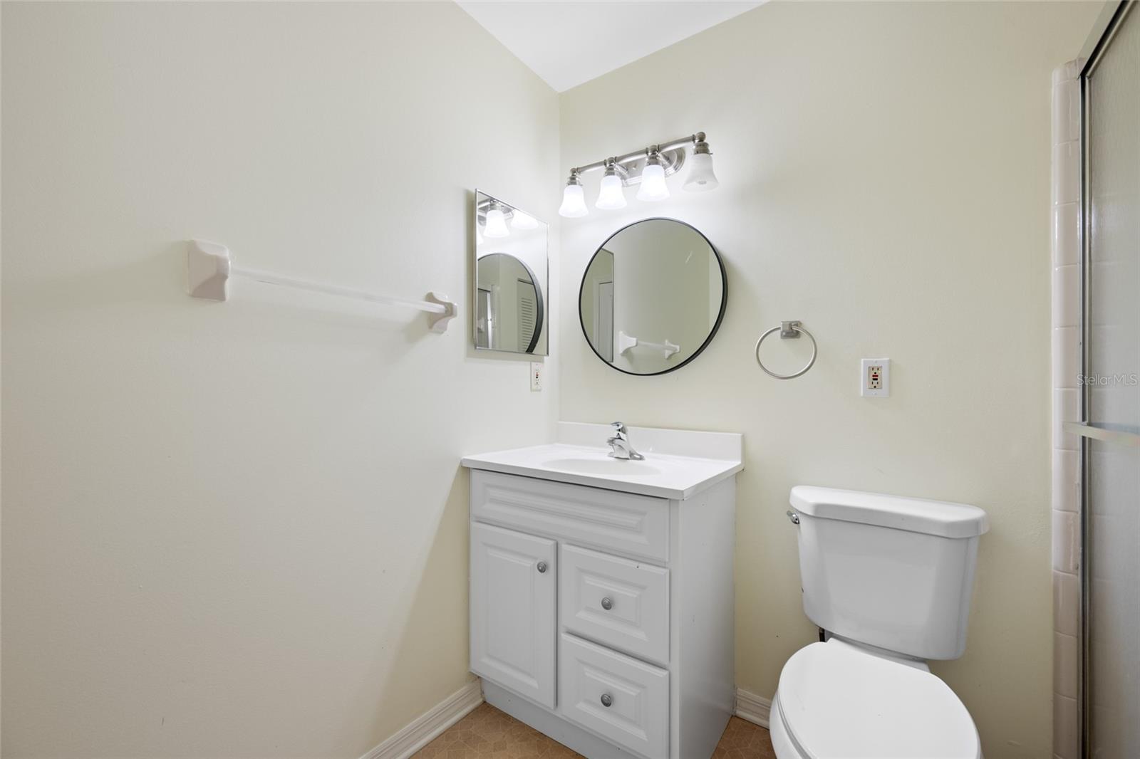 2020 HULLHOUSE DR — photo 23