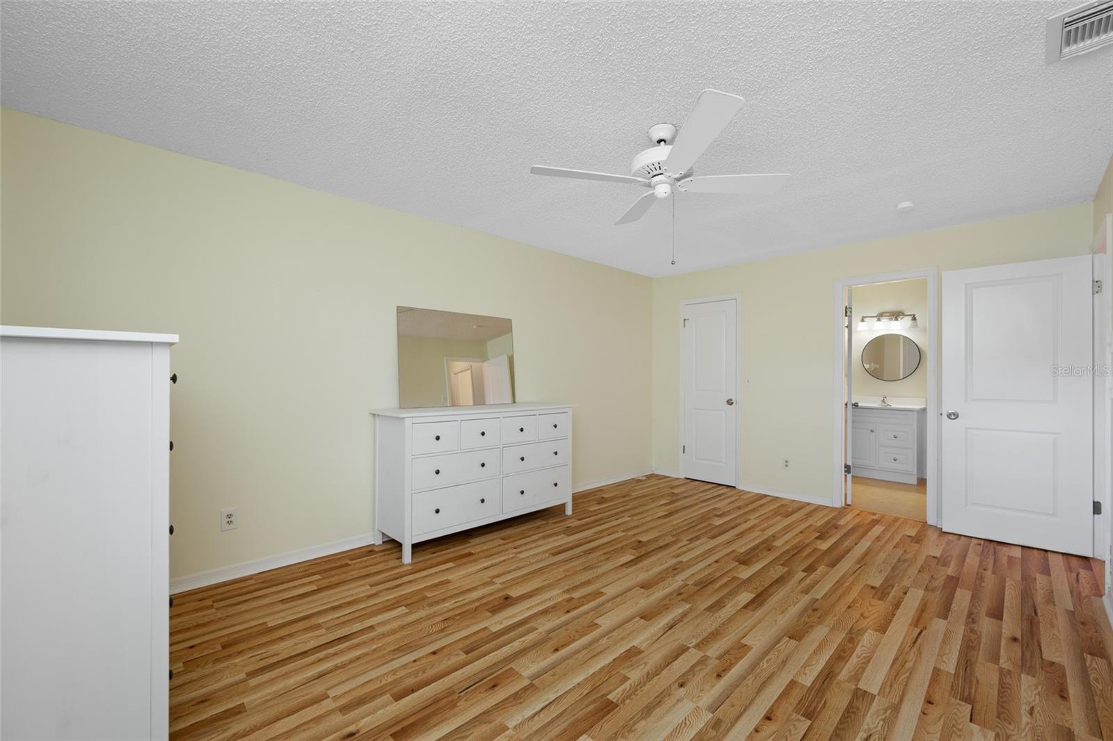 2020 HULLHOUSE DR — photo 18