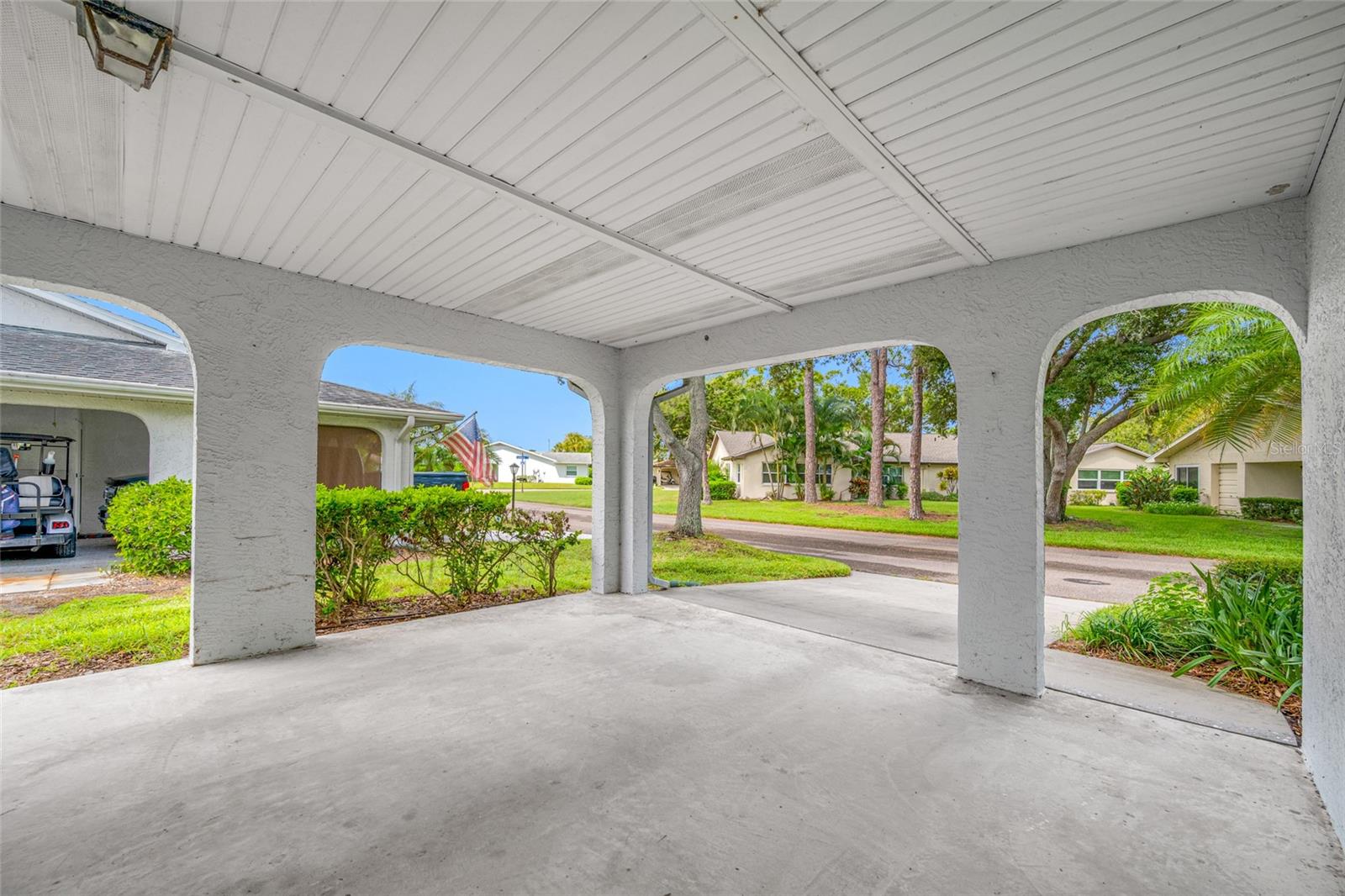 2020 HULLHOUSE DR — photo 2