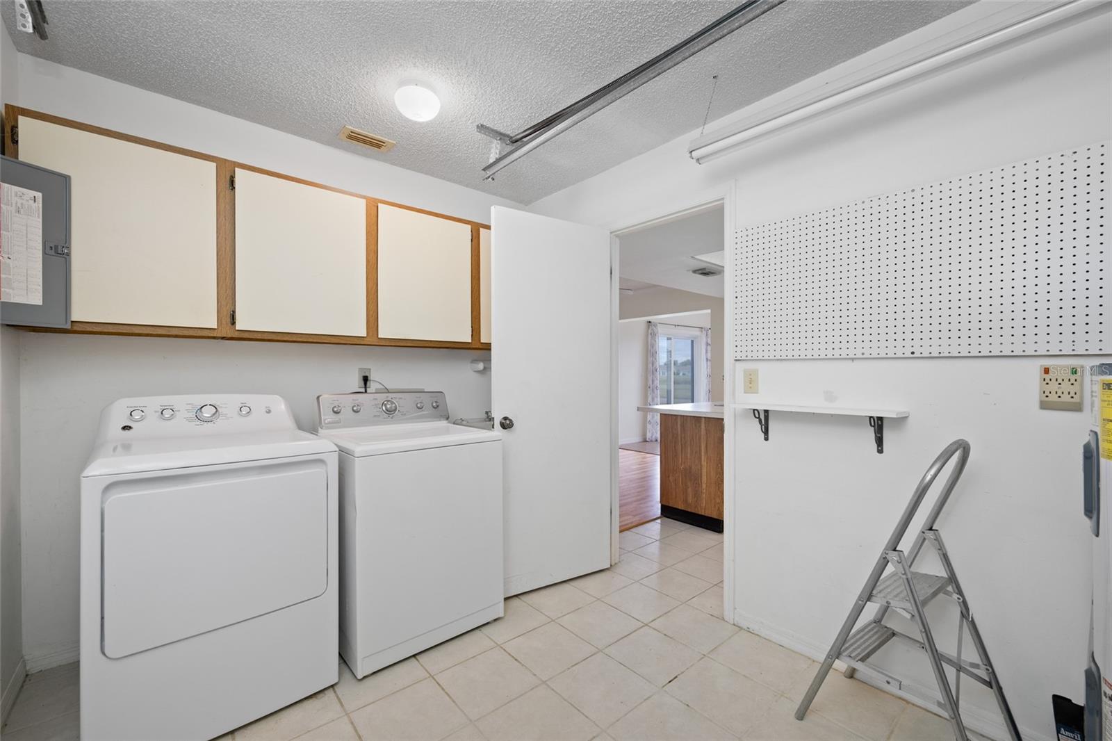 2020 HULLHOUSE DR — photo 32
