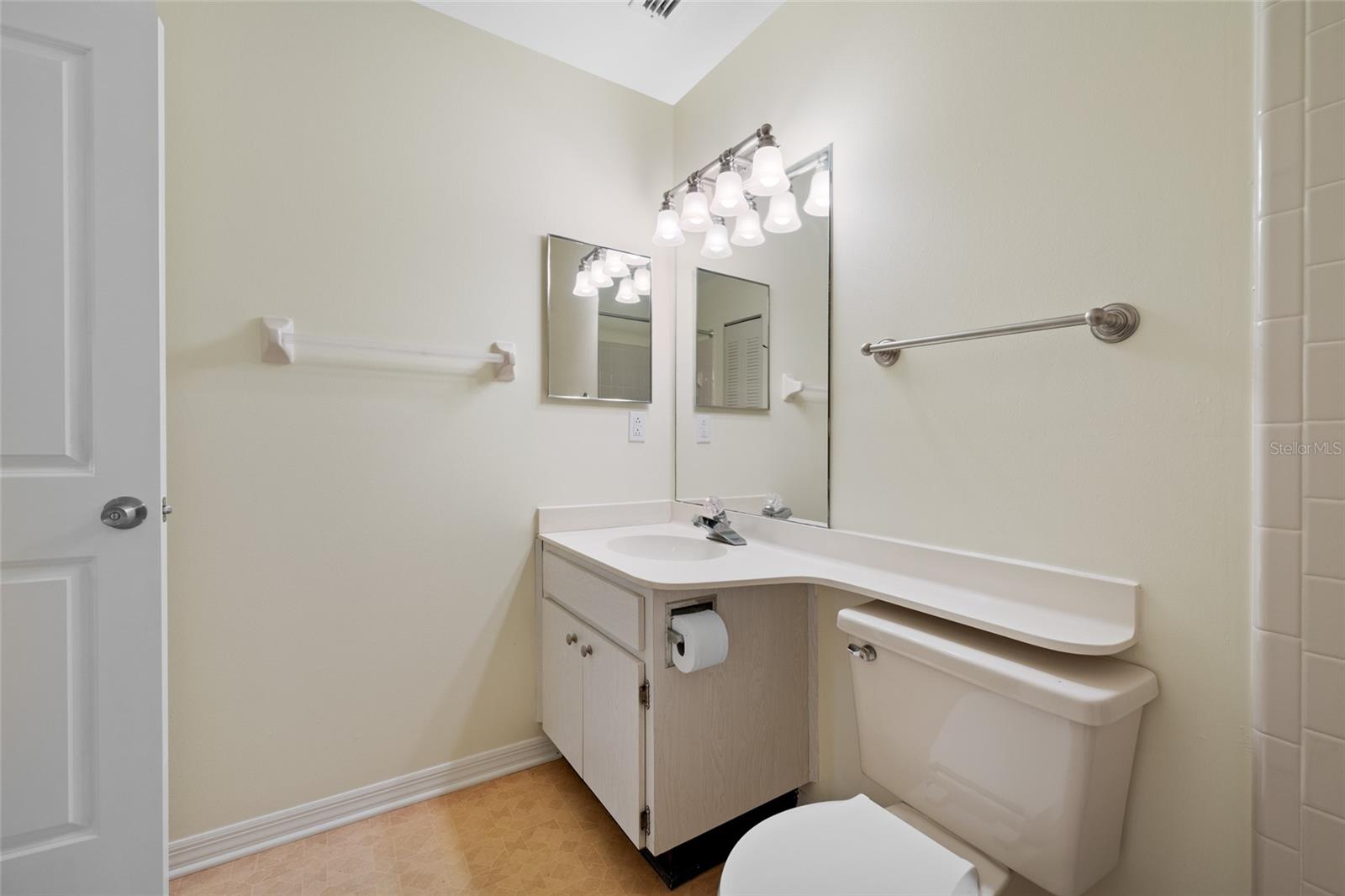 2020 HULLHOUSE DR — photo 31